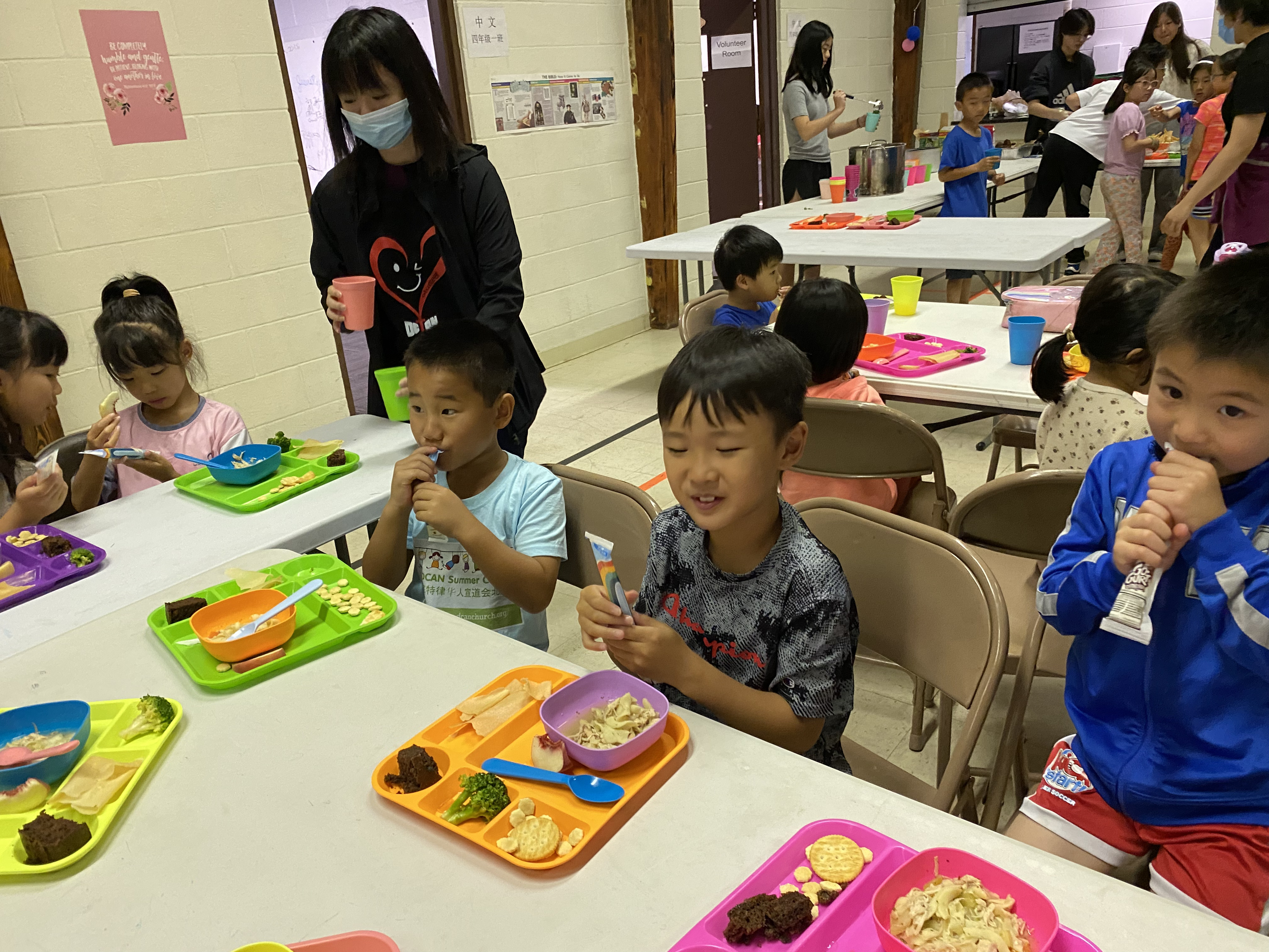 lunch serving